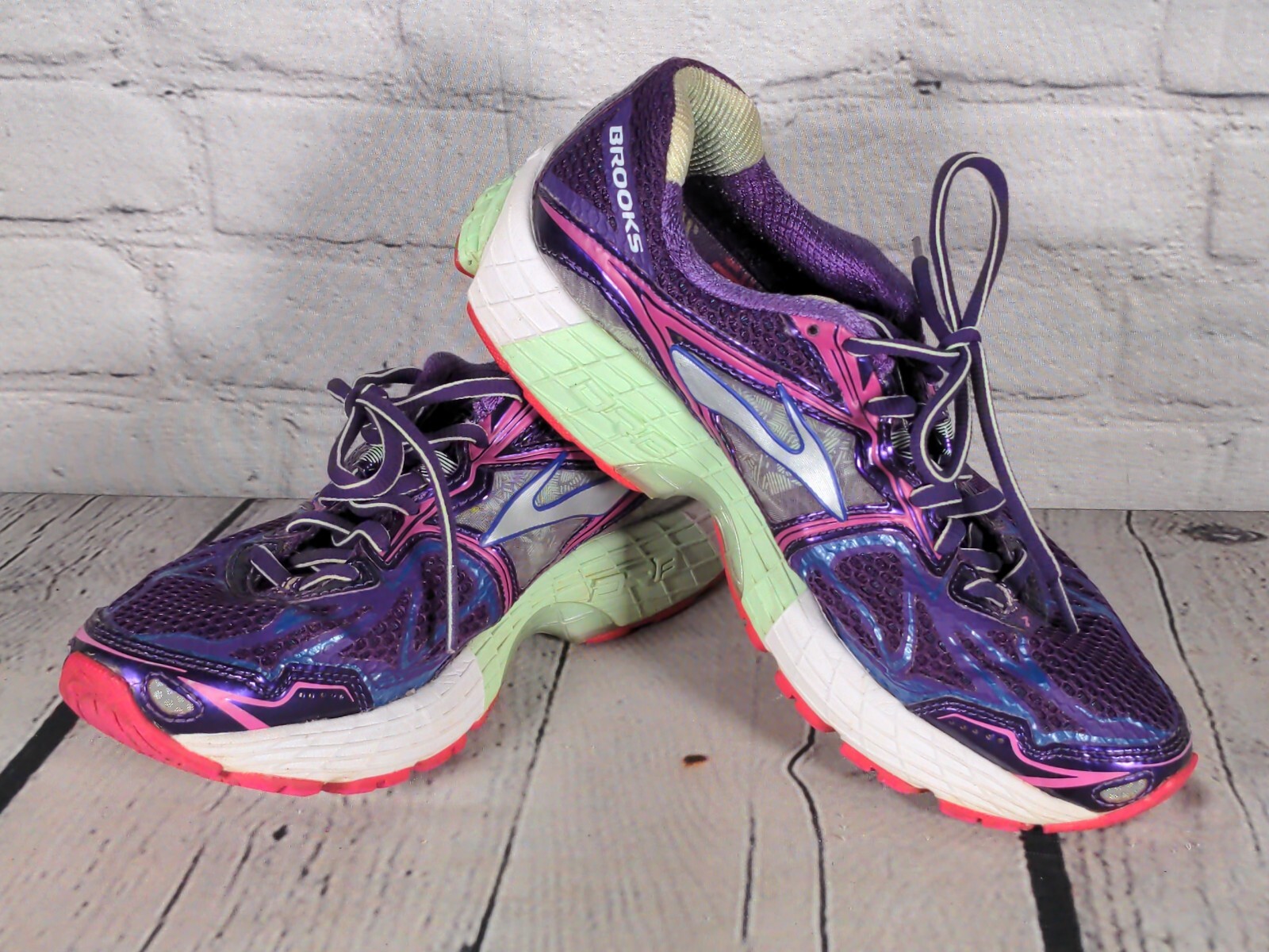 Brooks Ravenna 5 Athletic Running Shoe Womens Size 8 … Gem