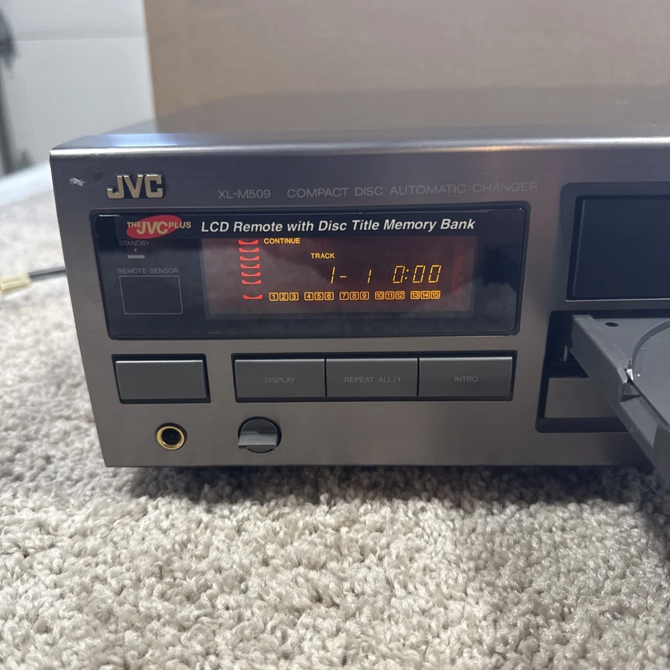 JVC XL-M509TN 6 Disc Plus 1 CD Player No Remote/TESTED Works Comes With Box - Image 2 of 4