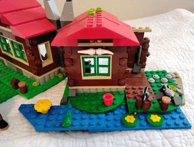 LEGO CREATOR: Lakeside Lodge (31048) No Box/Instructions 