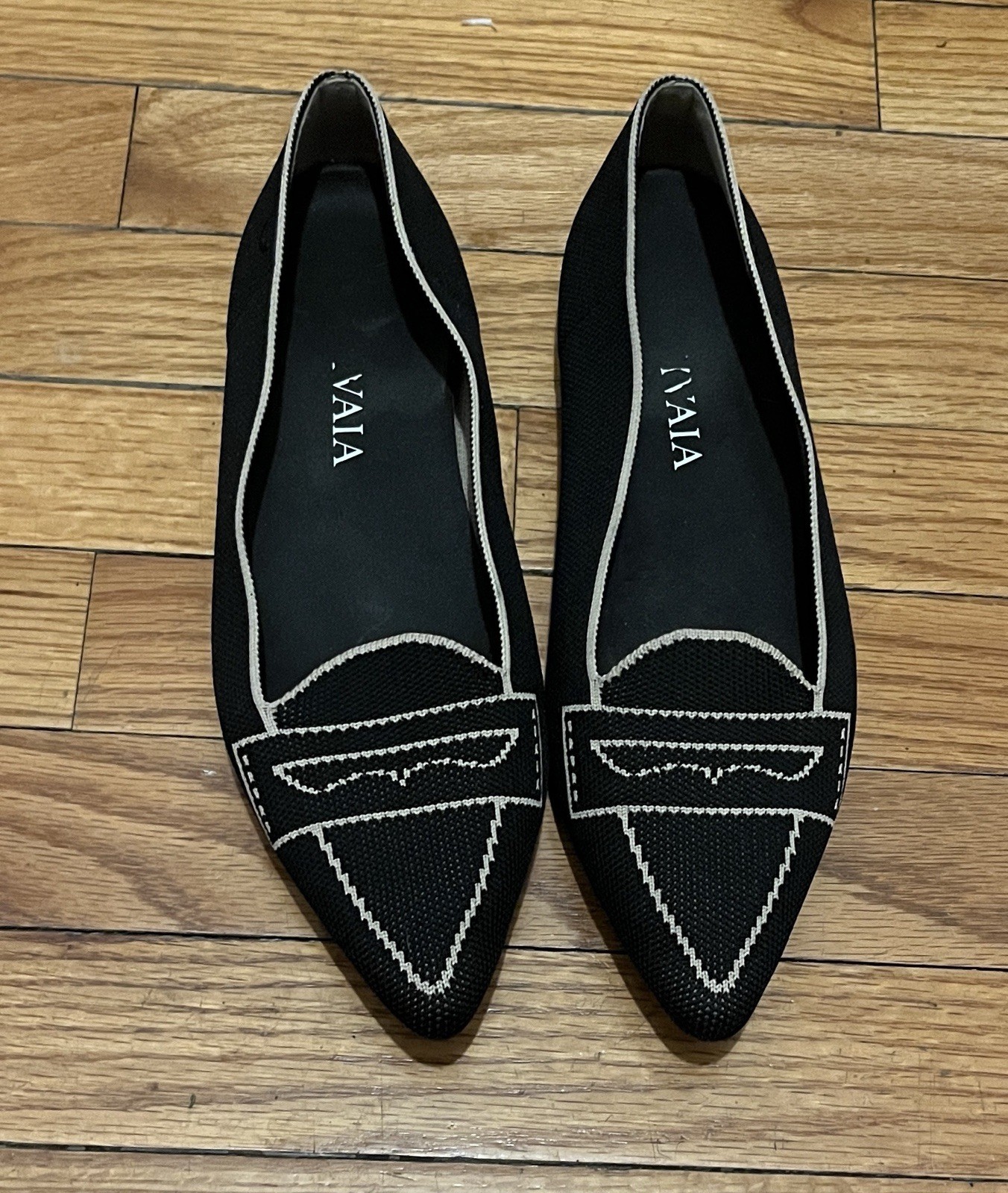 Vivaia Adele Pointed-Toe Patterned Flat Black Ebo… - image 7