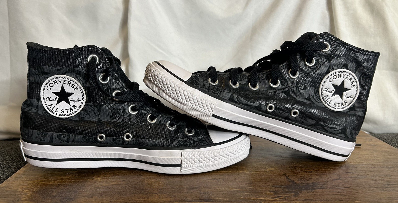 Converse Chuck Taylor All Star High Top Sneaker *Black Roses* Women’s Size 7