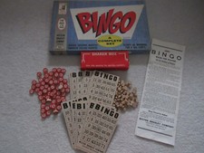 1960 Milton Bradley BINGO Game   4002 Wood Numbers  Counters Complete