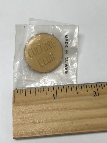 Vintage Culture Club Enamel Pin In Package New Wave Boy George - Picture 3 of 3
