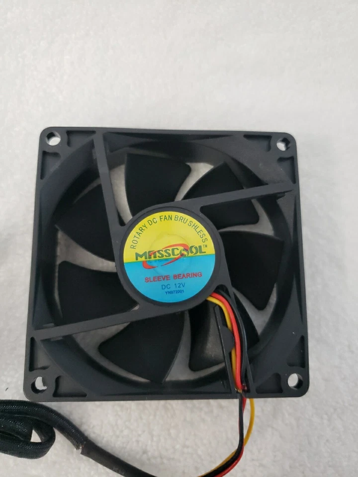 Masscool 80mm Cooling Fan 3-Pin Motherboard and 4-Pin PSU 12V DC FD08025S1M3/4 - Image 2 of 4