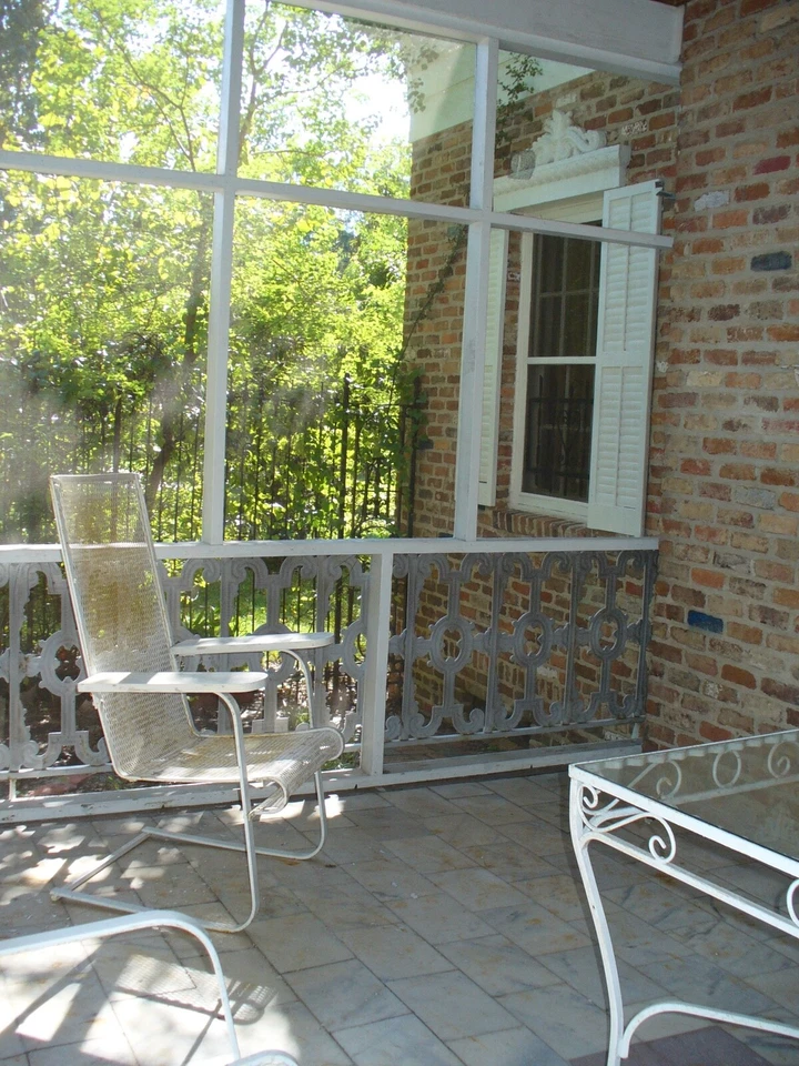 Antique wrought iron Salterini  style  patio table  garden glass top - Image 4 of 4