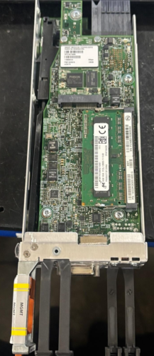 EMC VMAX 100-887-103-03 MGMT Modulo di gestione SLIC con SSD da 128G per VMAX3 - Foto 2 di 9