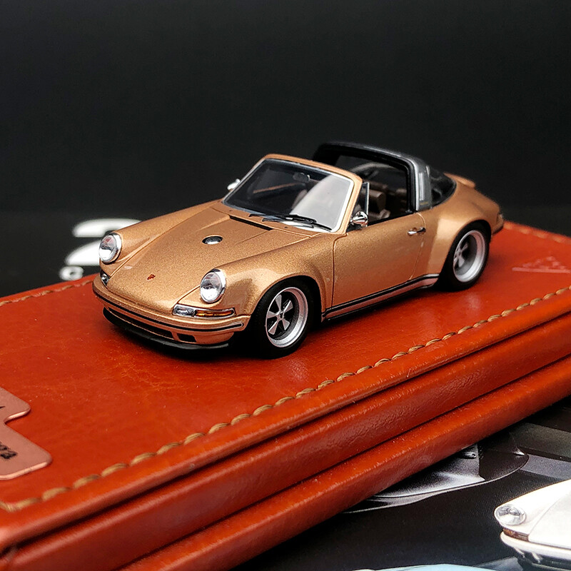 Make Up Titan64 1:64 Car Model Porsche Singer 911 964 Targa Gold