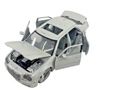 Jada Toys 1:24 Scale Dub City • White Chrysler 300C [Loose] Miss Sunroof
