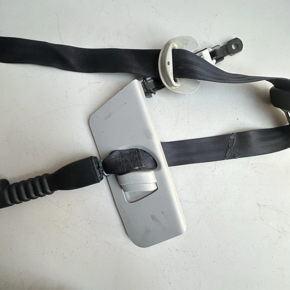 Kia Sorento 2016 2017 2018 2019 2020 cinturón de seguridad delantero derecho/hebilla OEM NEGRO Foto 4 de 4