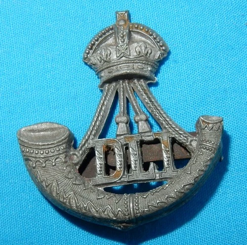 WW2 DLI DURHAM LIGHT INFANTRY BRITISH MILITARY ECONOMY CAP BADGE GENUINE