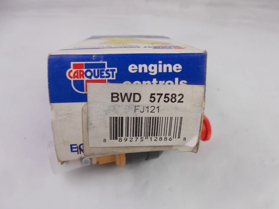 Inyector de combustible CARQUEST 57582 se adapta a; Chrysler Dodge Eagle Mitsubishi Foto 3 de 3