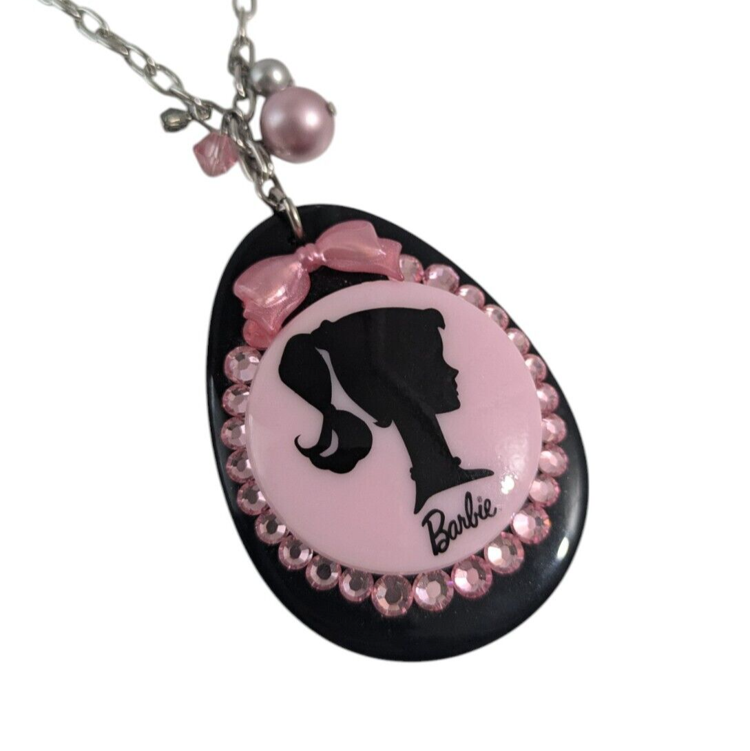 TARINA TARANTINO×Barbie コラボ ペンダント ネックレス BARBIE TEARDROP NECKLACE – TARINA TARANTINO
