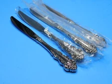 Oneida Southern Baroque Dinner Knifes Set of 4 NEW