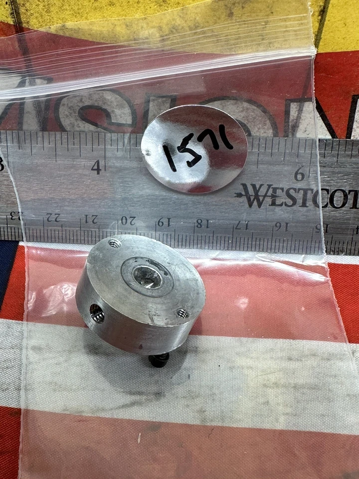 Vintage Team Associated/Universal Drive Hub 1/8” AXLE Aluminum PreOwned USA Ship - Image 4 of 4