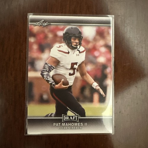 Patrick Mahomes KC Chiefs 2017 Leaf Draft Rookie Card