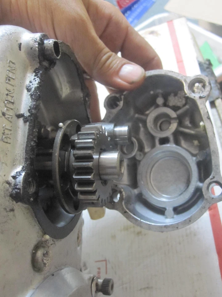 Honda CT90 CT 90 1970-1979 OEM motor cárter cilindro CT90E-1908888 Foto 3 de 4