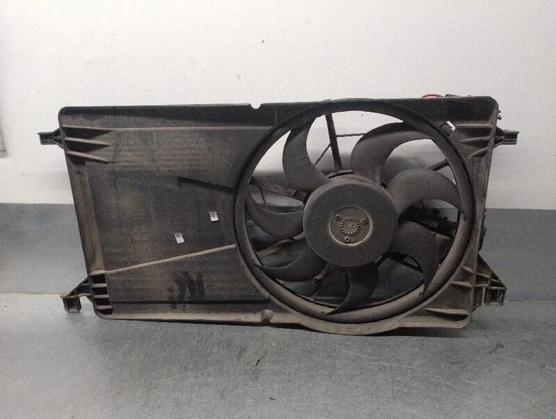 3M5H8C607RE electroventilador para FORD FOCUS BERLINA (CAP) 1.6 2004 4774184 - Imagen 2 de 4