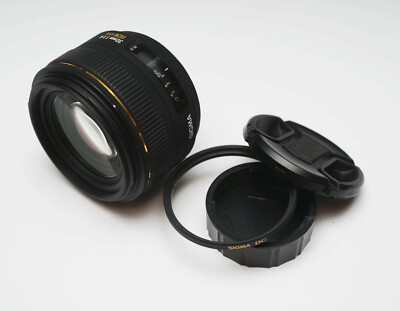 Lovely Sigma DC 30mm f/1.4 D HSM EX Lens For Nikon DX format DSLR F mount