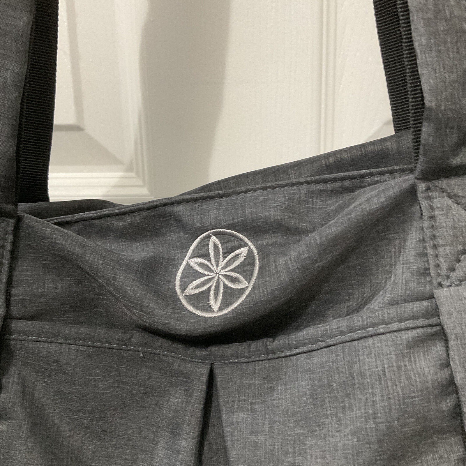 Gaiam All Day Yoga Mat Bag Shoulder Tote Grey Duffel Gym CrossFit eBay