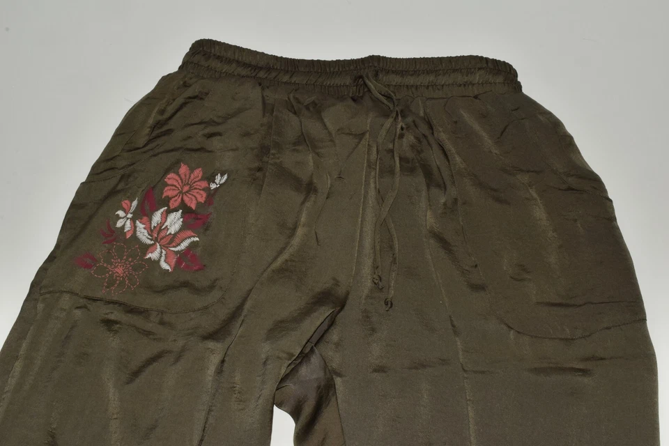 Pantalones de chándal American Rag nuevos sin etiquetas talla 2X cintura 34” verde oliva floral sedoso tobillo Foto 2 de 4