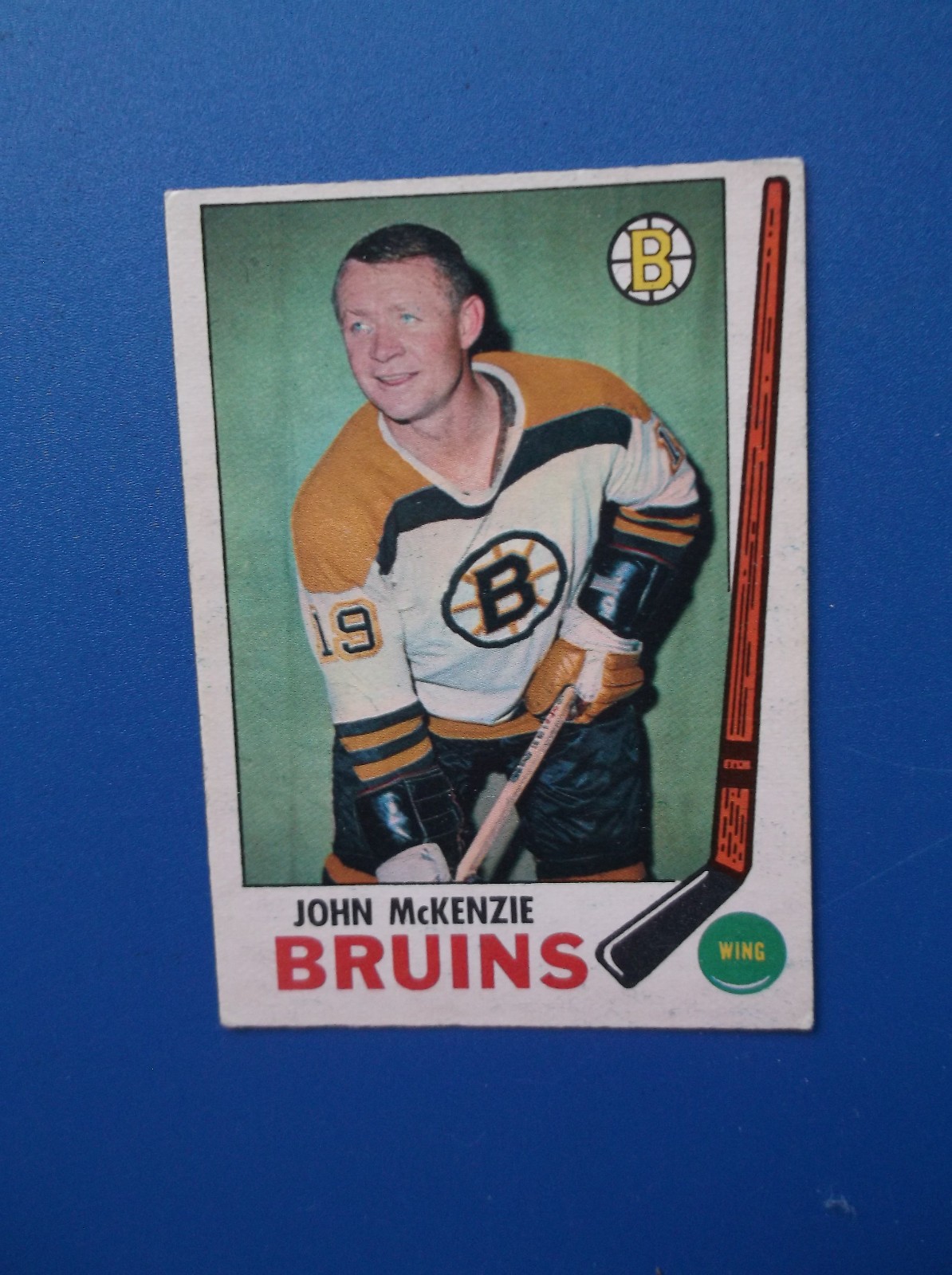 1969-70 O PEE CHEE  # 28  JOHN McKENZIE  BOSTON  BRUINS