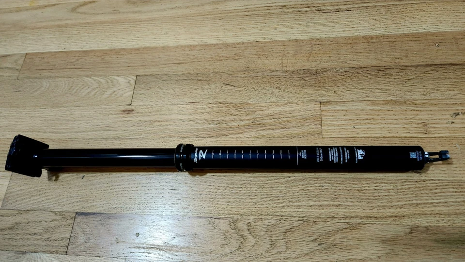 RaceFace Turbine R Dropper With Remote And Cables. - Image 2 of 3