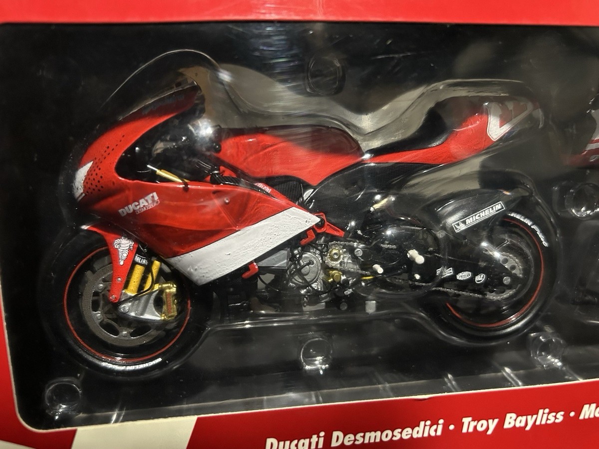 ミニチャンプス　ドゥカティ　デスモセディチ　MotoGP 2004 Amazon | ミニチャンプス ドゥカティ デスモセディチ MotoGP