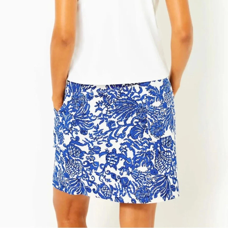 Pantalón corto de golf Lilly Pulitzer Luxletic UPF 50+ Monica 17” talla 10 en azul/blanco Foto 3 de 4
