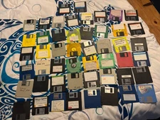 Random Lot of 50 - 3.5" Used Vintage Floppy Disks Need To Be Formatted