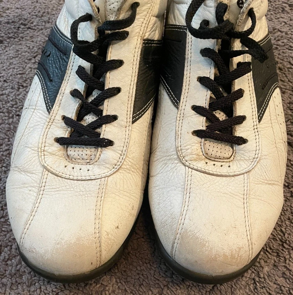 Мужские туфли для гольфа ECCO Hydromax белые/черные размер 43 США 9/9,5 - Изображение 3 из 4