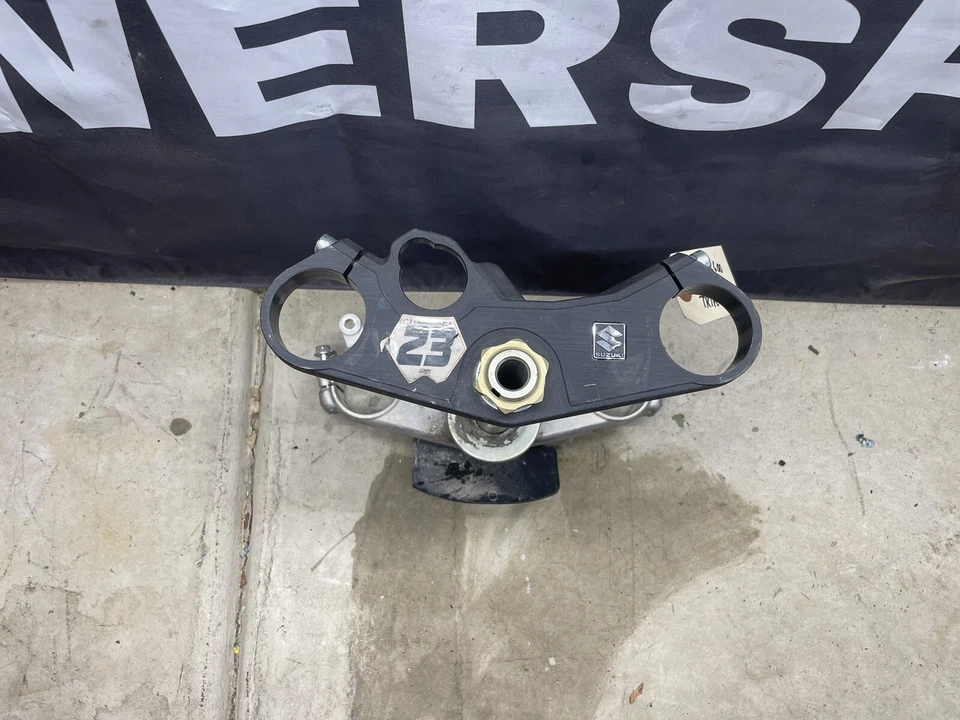 2006 - 2021 SUZUKI GSXR600 GSXR750 TRIPLE TREE STEERING STEM FRONT LOWER FORKS - Image 2 of 4