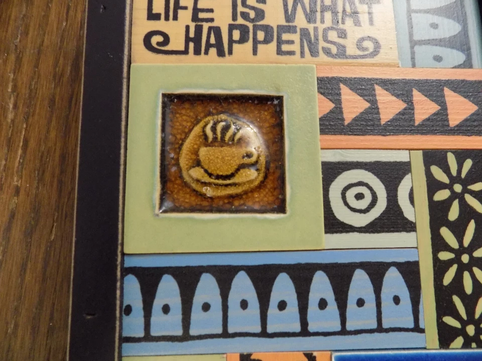 Placa de obra de arte de arcilla Macone cerámica madera ¡La vida sucede entre el café y el vino FAB! Foto 3 de 4