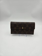 classic brown Louis Vuitton Monogram Sarah Wallet SP0043