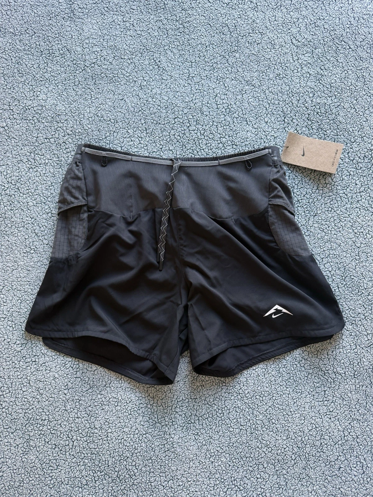 Nike Trail Second Sunrise 5" ADV Running Shorts Mens Small Black HJ3572-010
Opens in a new window or