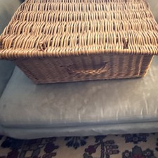 Rectangular Brown Wicker Storage Basket with Lid, Handle, 18x16x6 in antique