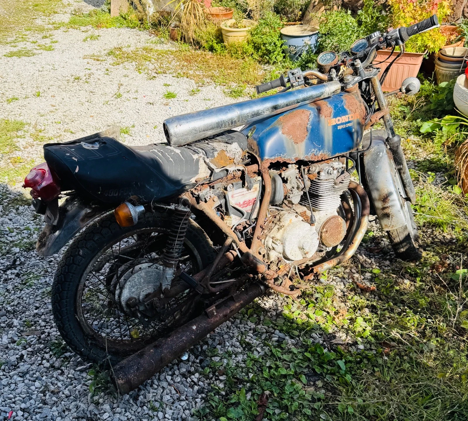 HONDA CB400/4 SUPER SPORT 1977 CLASSIC - Barn Find/Restoration Project - Picture 3 of 7