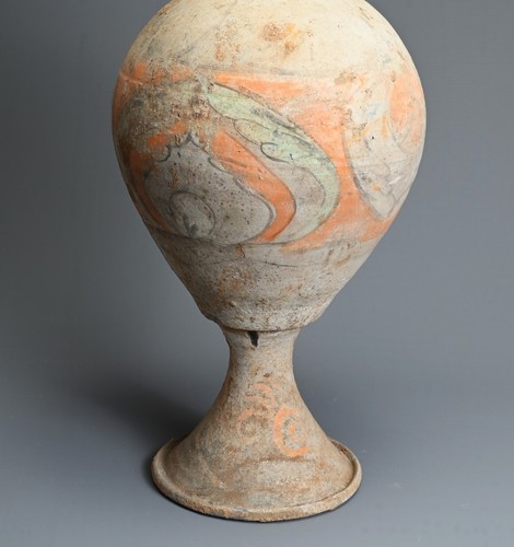 LARGE MUSEUM QUALITY CHINESE TANG DYNASTY (618-907 AD) PAINTED POTTERY VASE - Picture 7 of 16