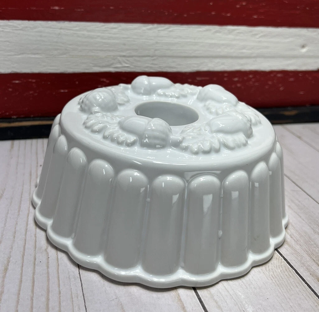 Vtg White Glazed Ceramic Bundt Cake Pan Pudding Jelly Mold Fall Acorn Leaf  Oak