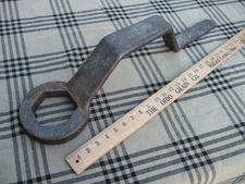 Huge Old Wrench SE661 International-RR-Steam-Farm Machine-Hub-Flywheel- 3-5/8''