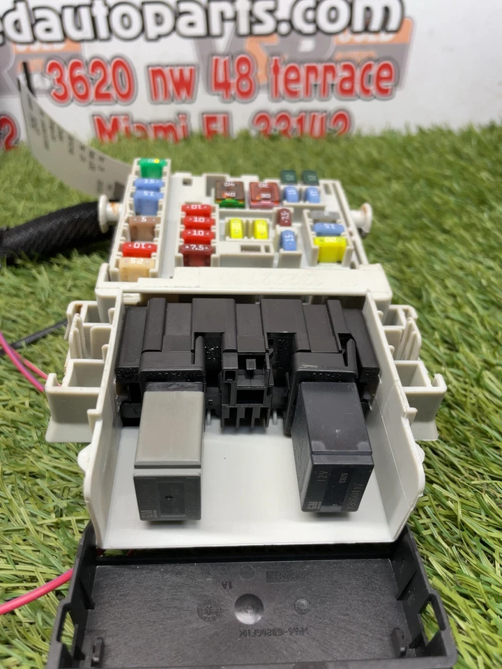 ✅ Caja de fusibles Buick Lacrosse 2016 cabina OEM Foto 3 de 4