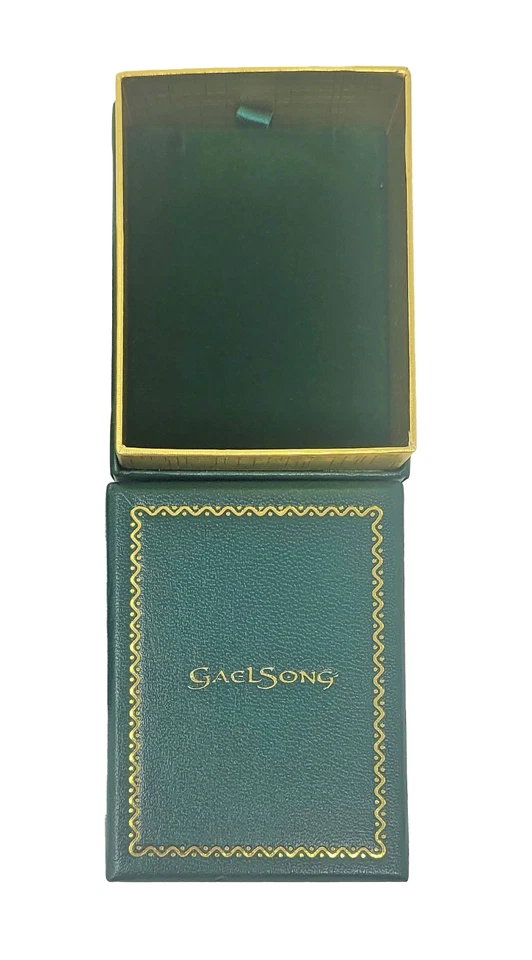 Collar Cruz Celta Plata de Ley 925 con Colgante de Piedras Preciosas de Vidrio Esmeralda Foto 3 de 3