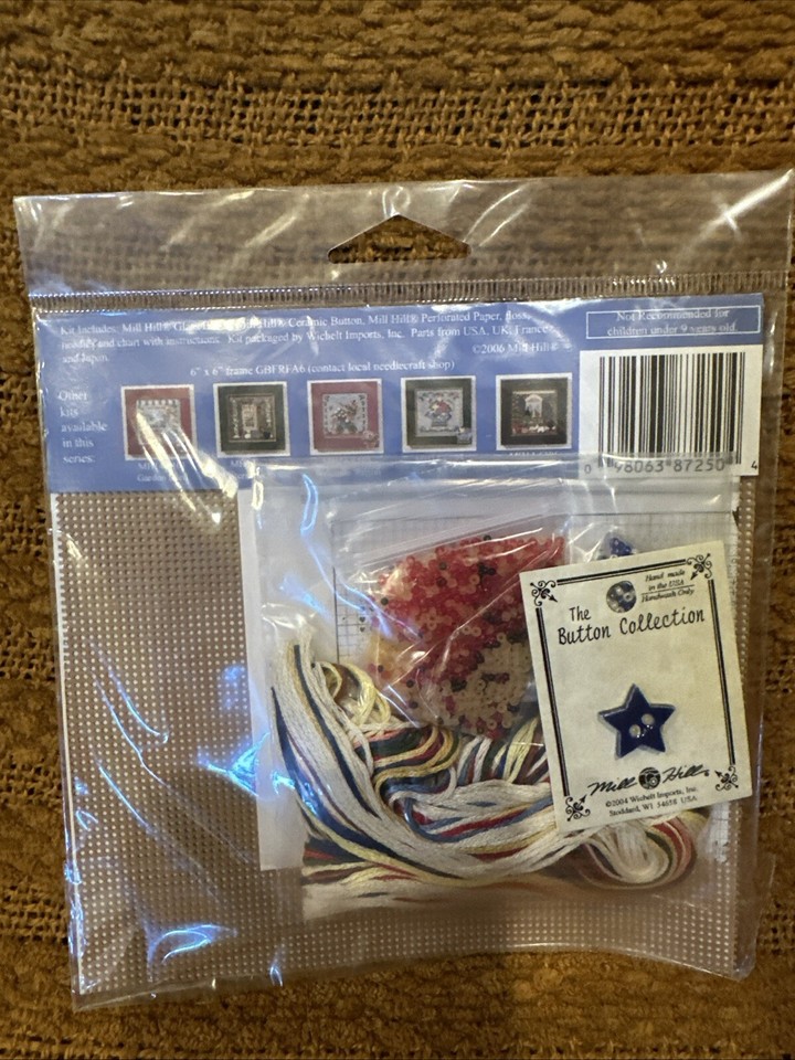 Double holly candy canes de Mill Hill - Mill Hill Buttons - Perles