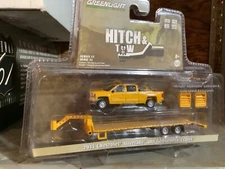 2015 Chevy Silverado w/ gooseneck trailer hitch & tow #13 greenlight 1/64 yellow