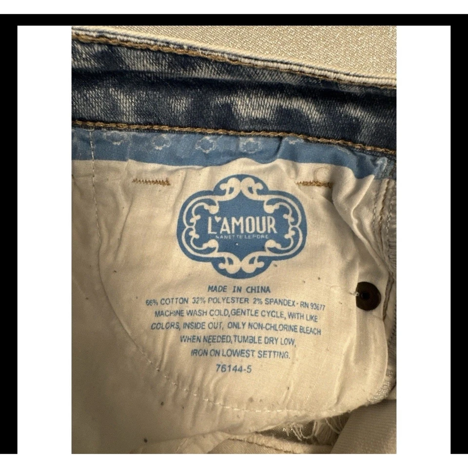 L'Amour by Nanette Lapore Denim Shorts Acid Wash Studded Embellished Sz 9 - Image 3 of 4