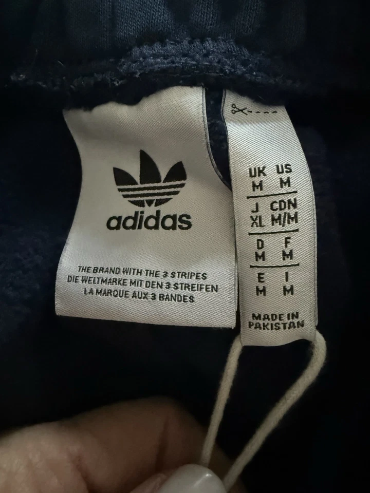 Pantalones deportivos Adidas Trefoil Essentials para hombre azul marino excelente estado talla M Foto 3 de 4