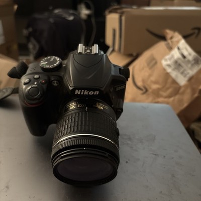 Nikon D3400 24,2MP DSLR-Kamera - Schwarz (Kit mit AF-P DX 18-55mm VR Objektiv)