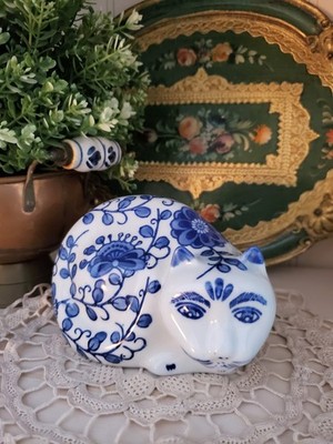 Vintage Blue and White Ceramic Crouching Cat Figurine  5½''
