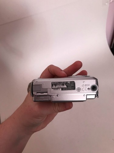 Sony CyberShot DSC-S600 Digital Camera 6.0MP Silver Cybershot Camera Bag *PARTS* - Picture 11 of 14