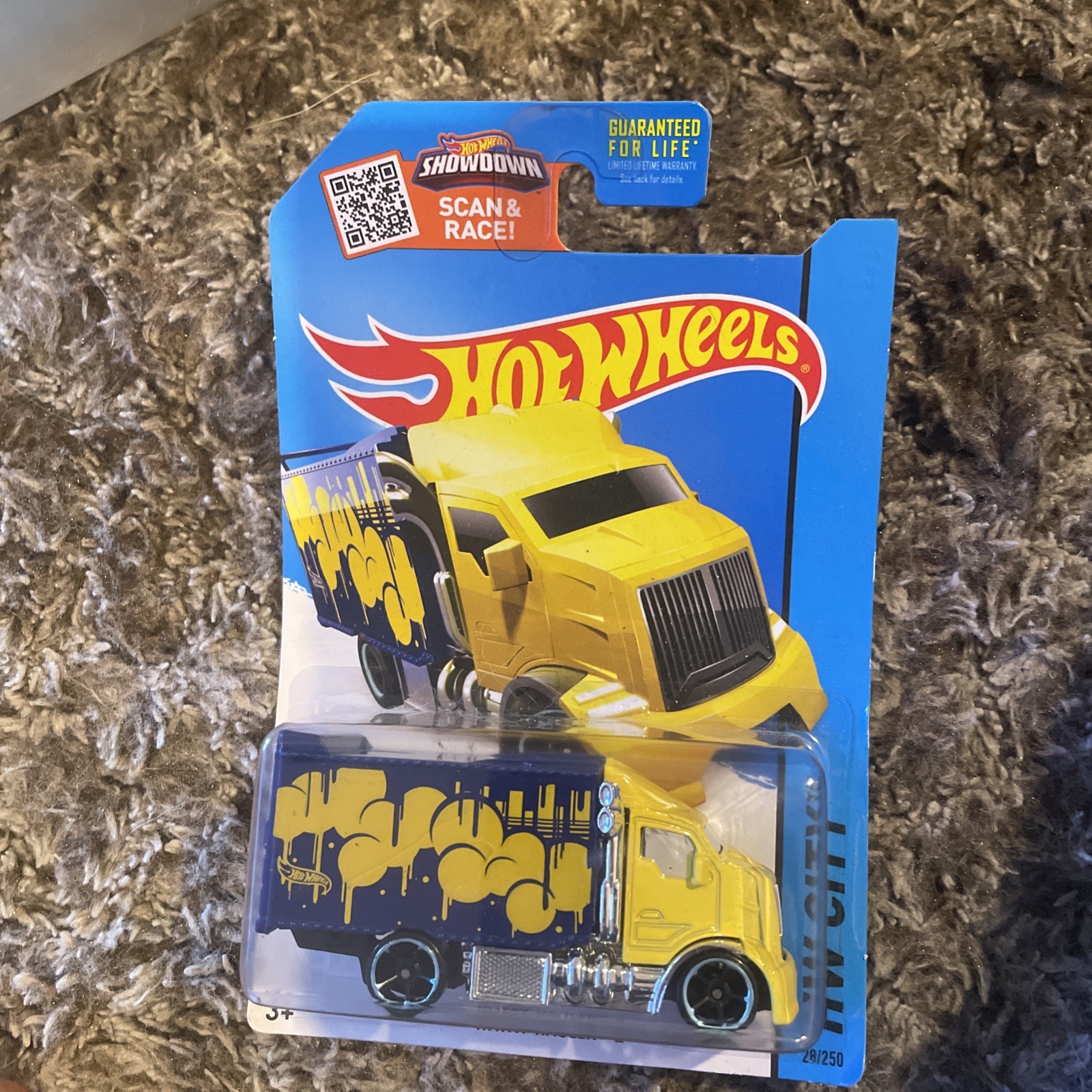 HW HOT WHEELS 2015 HW CITY #28/250 HIWAY HAULER 2 SEMI TRUCK HOTWHEELS BLUE/YLLW
