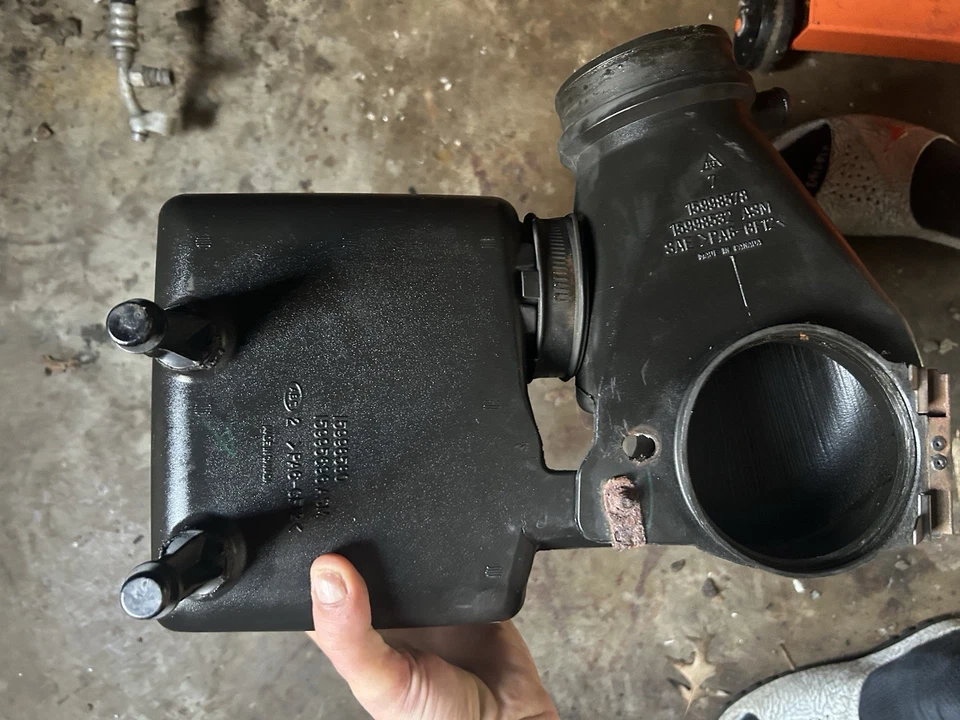 96-99 雪佛兰 SUBURBAN Gmc Sierra VORTEC 发动机进气盒共振器盖 5.7 — 第 2/2 张图片